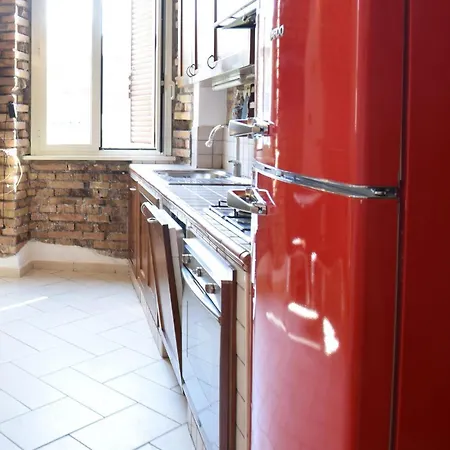1 Bedroom Amazing In 아파트 로마